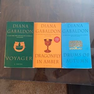Diana Gabaldon Outlander Books 2 3 4 set